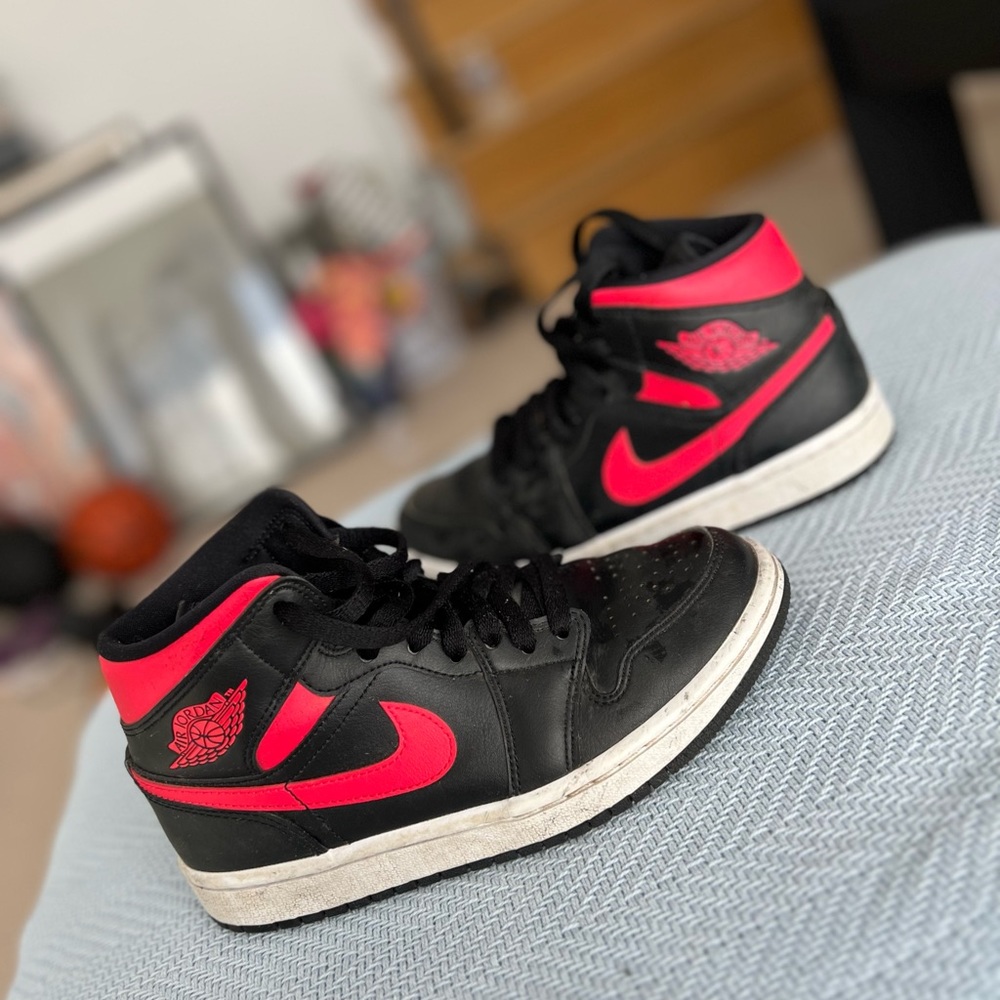 Jordan black and red shoes Size